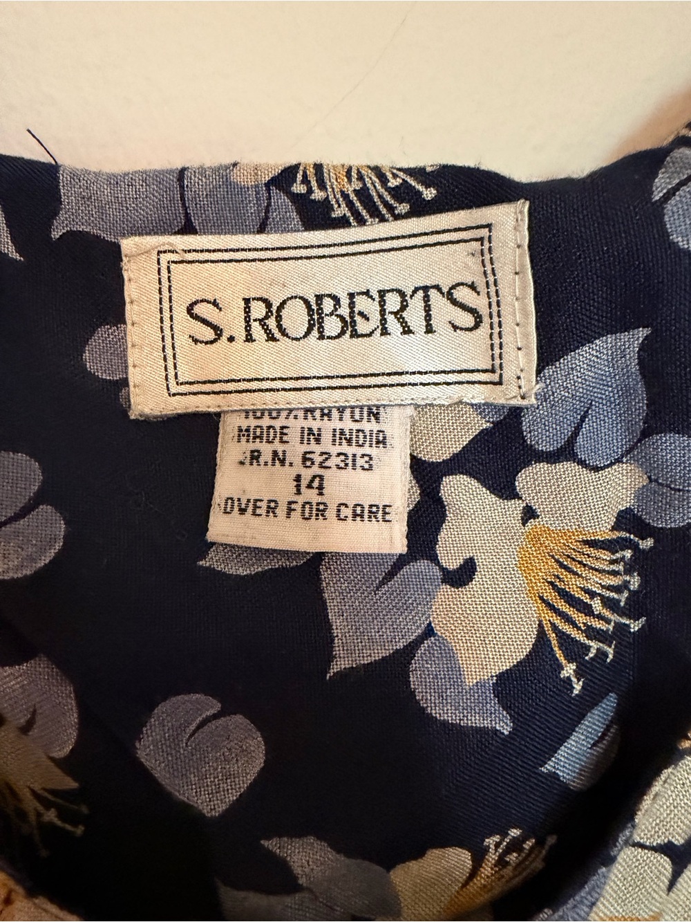 Vintage Navy Floral Button-Front Midi Dress with Yellow Flowers - Picture 4 of 6